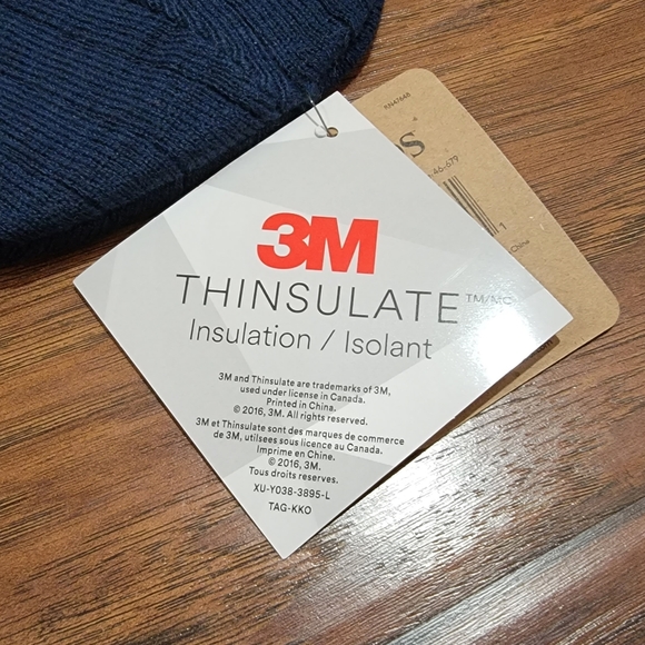 IGLOOS winter hat - Picture 3 of 4